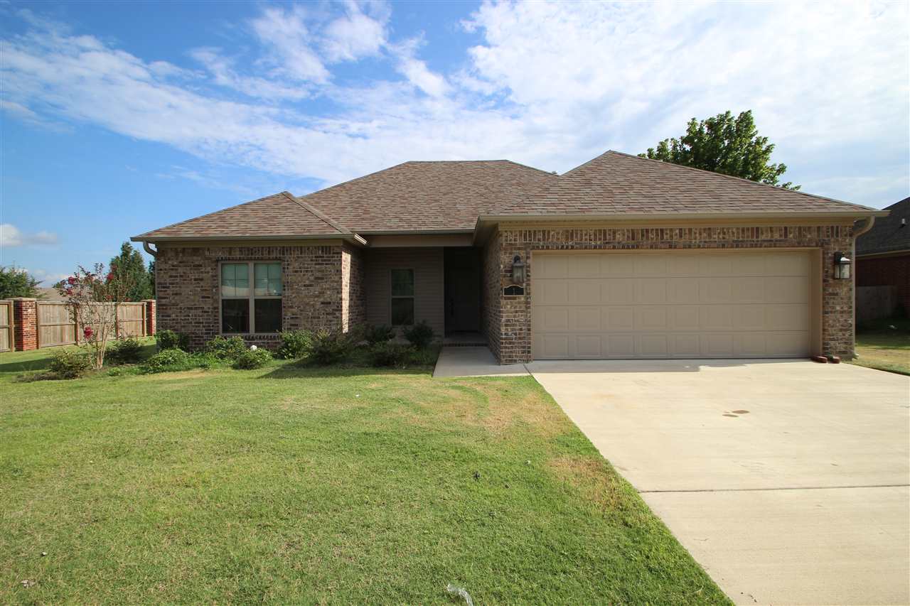 Nice 3 bedroom 2 bath home on large lot. Qualified area for Rural Development Financing. Seller to pay up to $2,000.00 of Buyer's closing cost. Offer on closing cost expires 12/31/2016