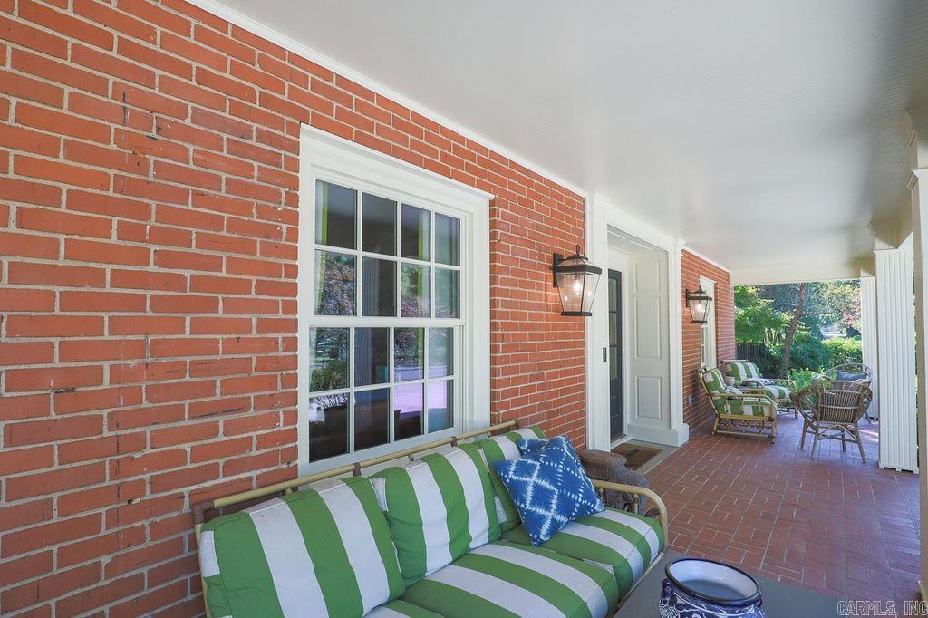 BEVERLY PLACE - Residential