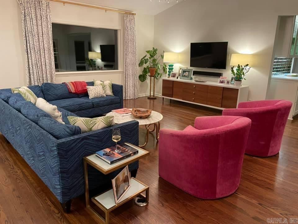 BEVERLY PLACE - Residential