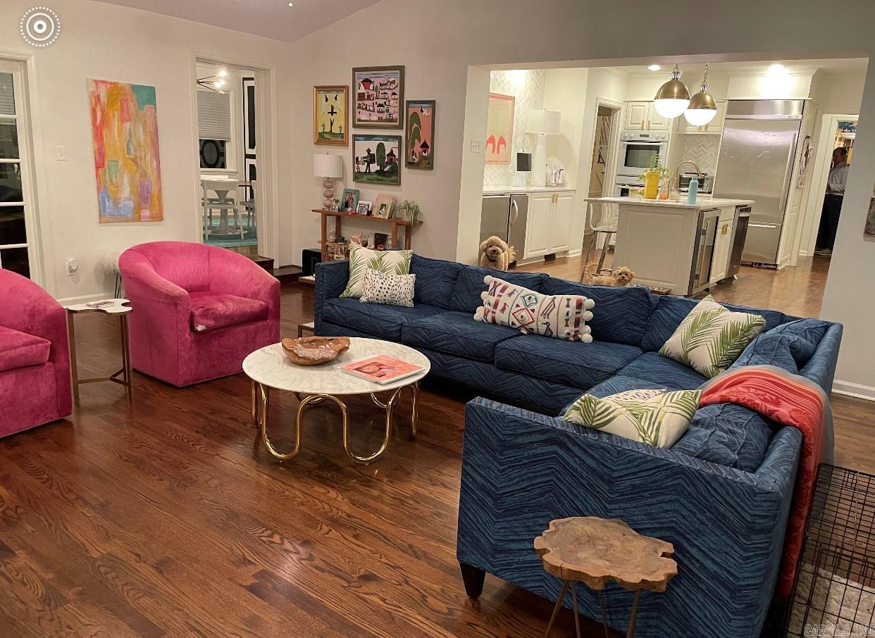 BEVERLY PLACE - Residential
