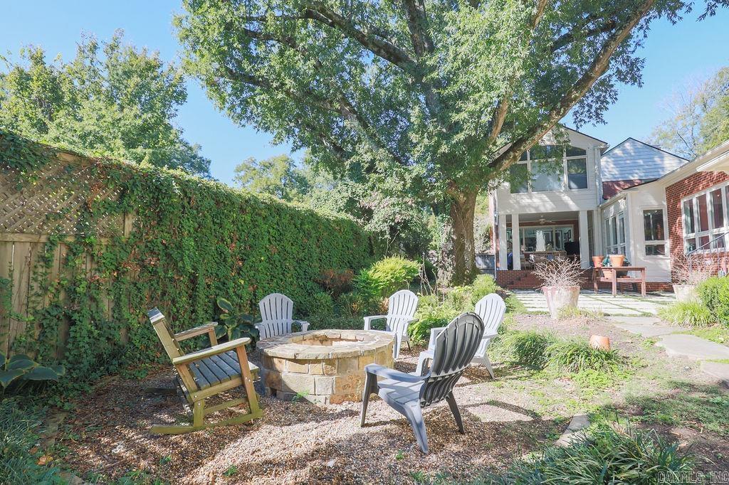 BEVERLY PLACE - Residential