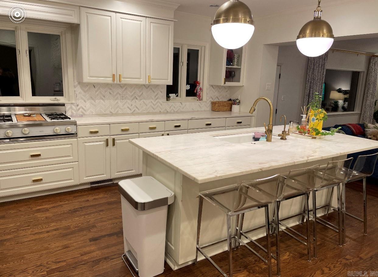 BEVERLY PLACE - Residential