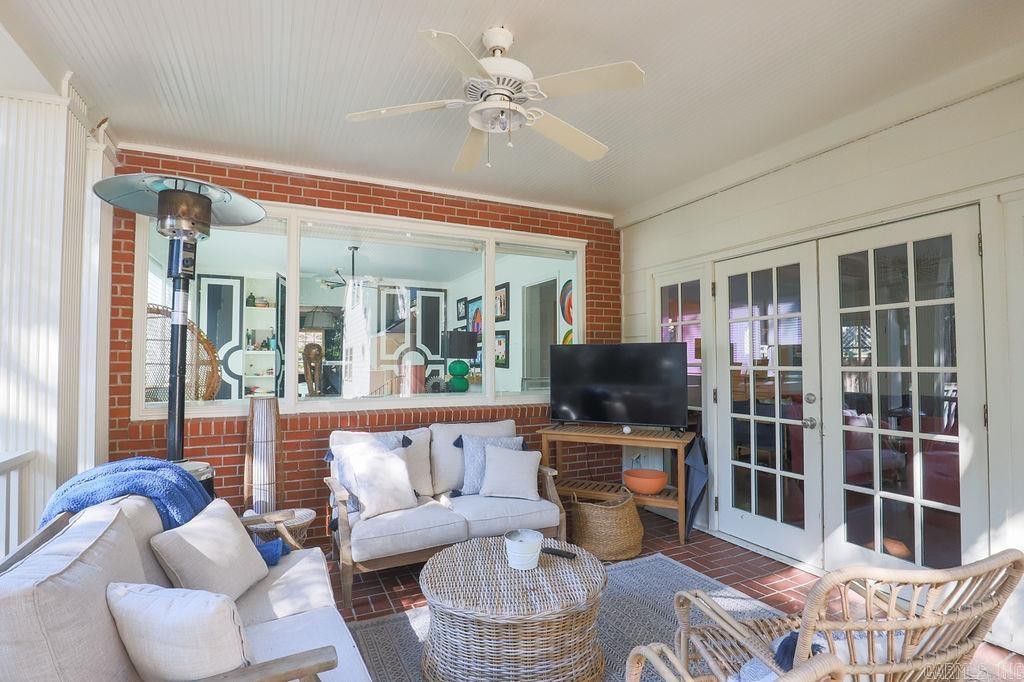 BEVERLY PLACE - Residential