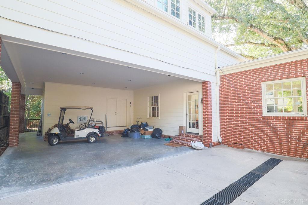 BEVERLY PLACE - Residential