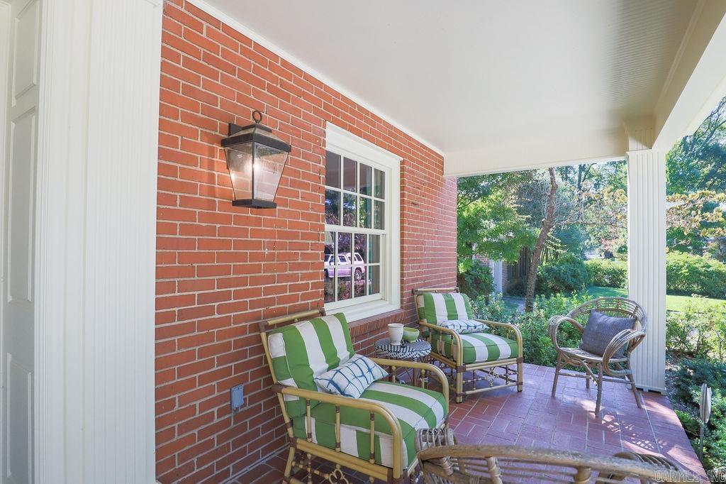 BEVERLY PLACE - Residential