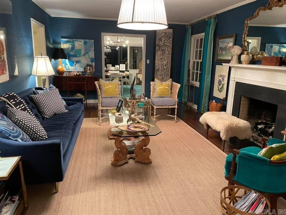 BEVERLY PLACE - Residential
