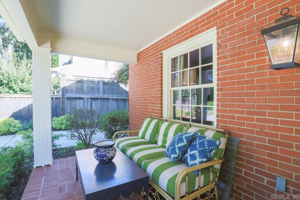 BEVERLY PLACE - Residential