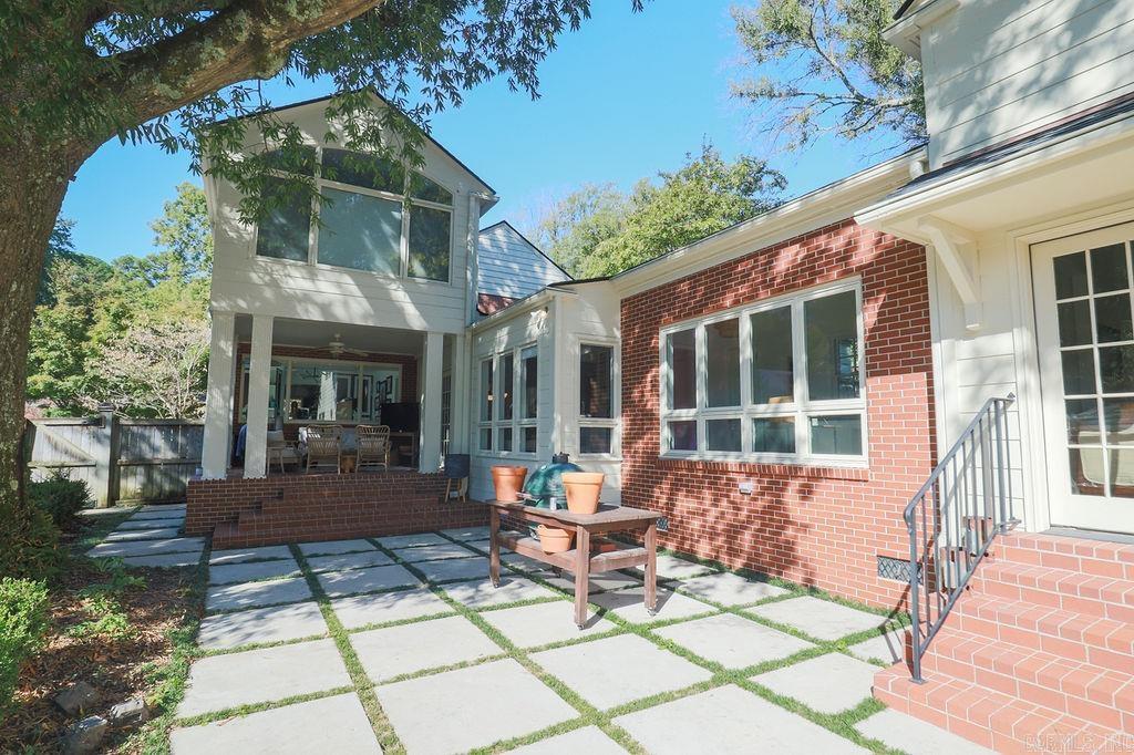 BEVERLY PLACE - Residential