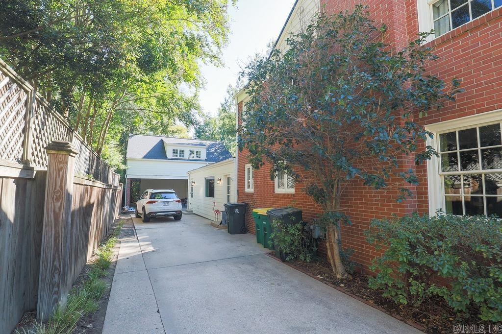 BEVERLY PLACE - Residential