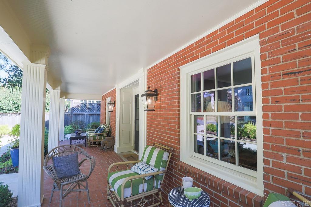 BEVERLY PLACE - Residential