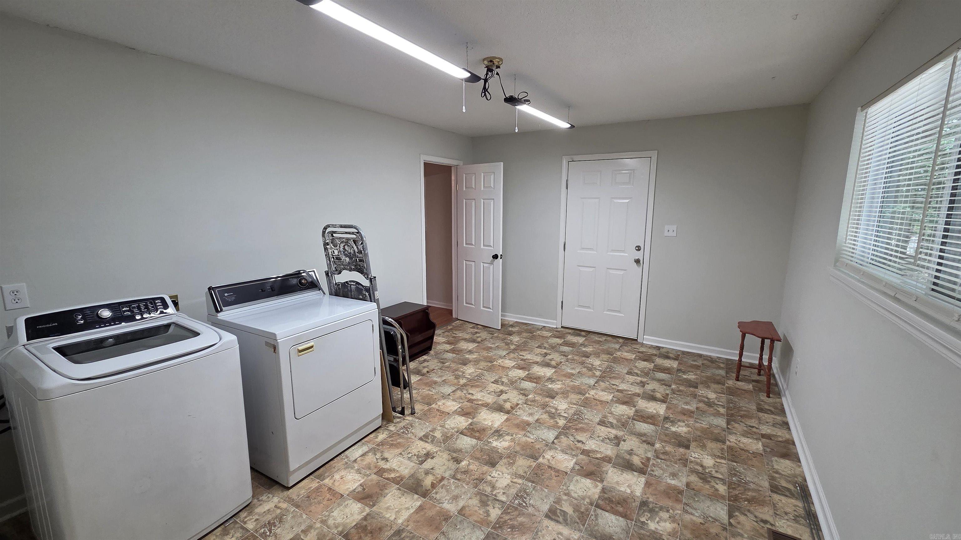 LAKEWOOD - Residential