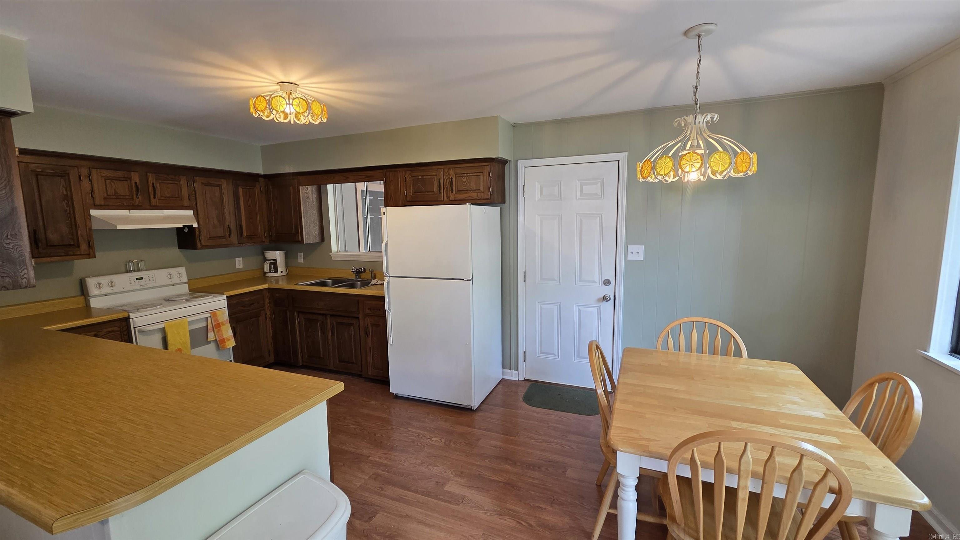 LAKEWOOD - Residential