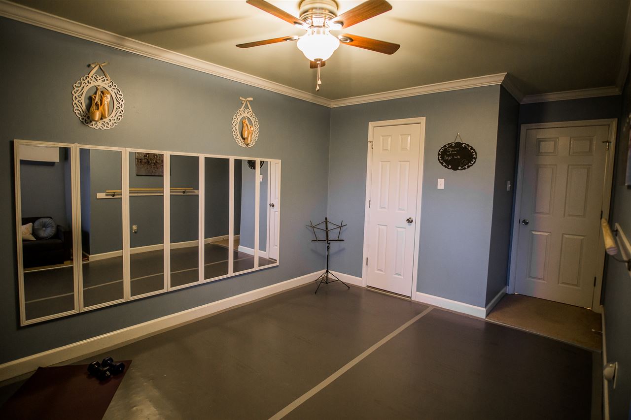 Royal Oaks - Residential