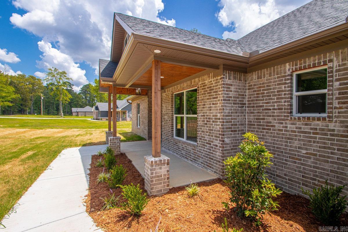 DETONTI PLACE PHASE I - Residential