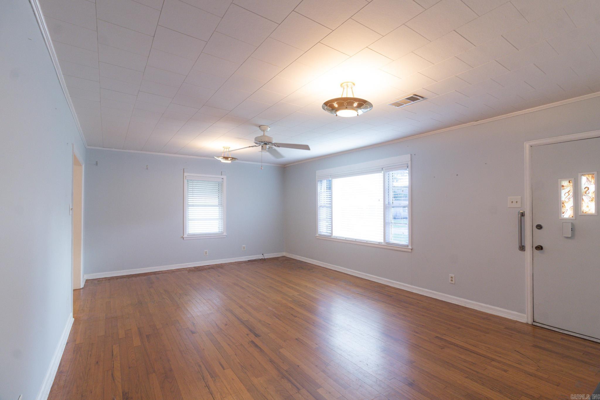 TEMPLES 3RD - Residential
