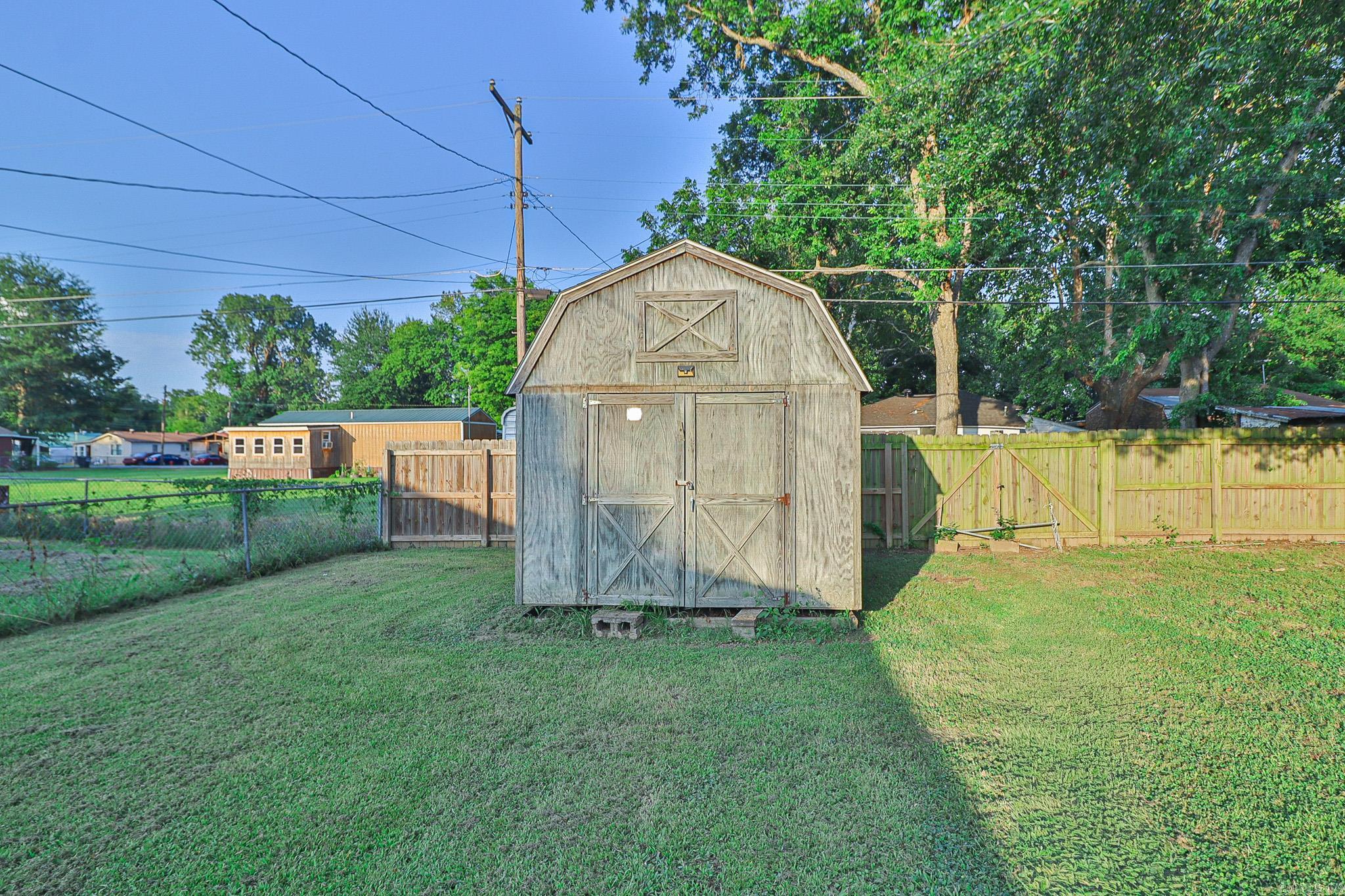 TEMPLES 3RD - Residential