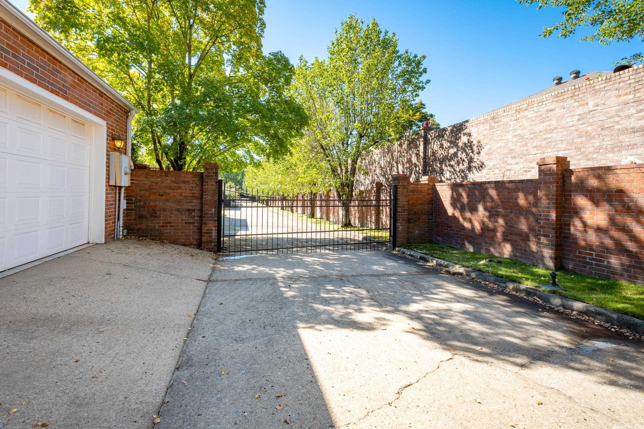 COUNTRYWOOD HPR - Residential