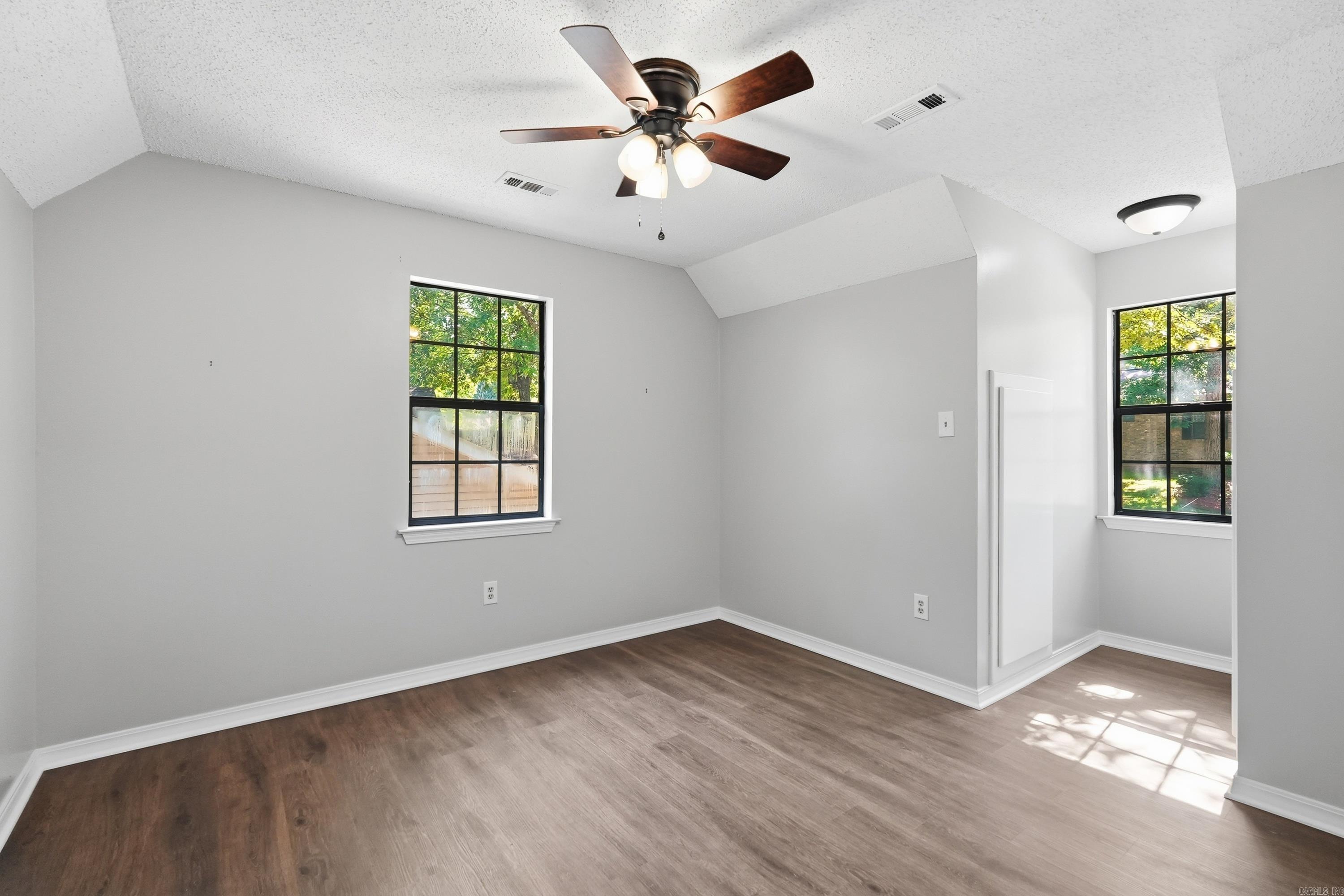 GIBRALTER HGTS - Residential