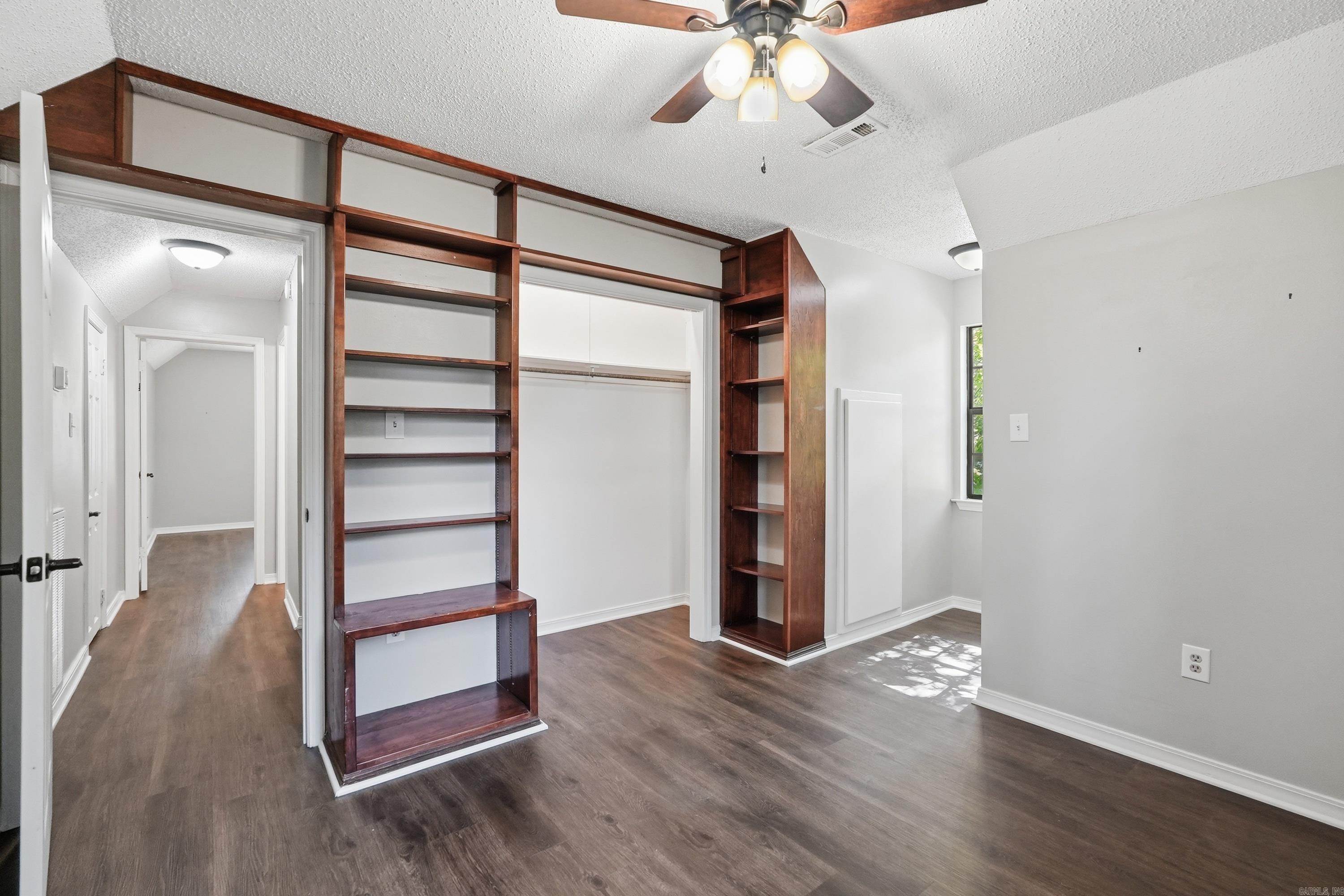 GIBRALTER HGTS - Residential