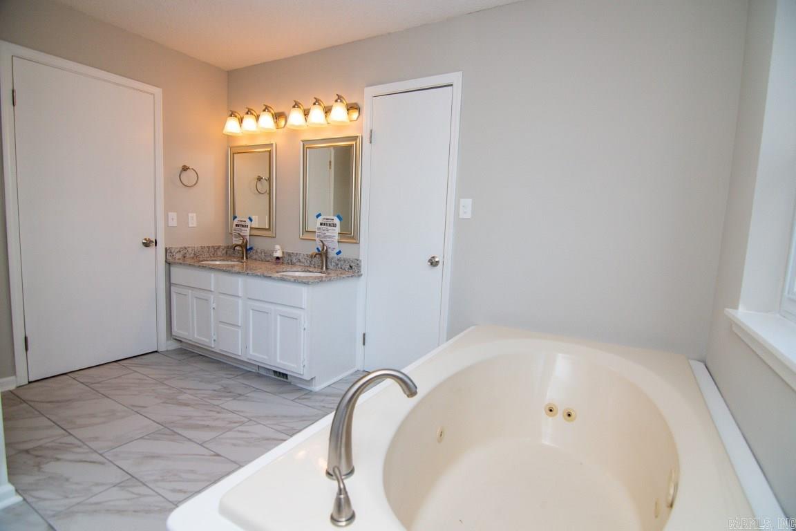 CASTLE RIDGE - Residential