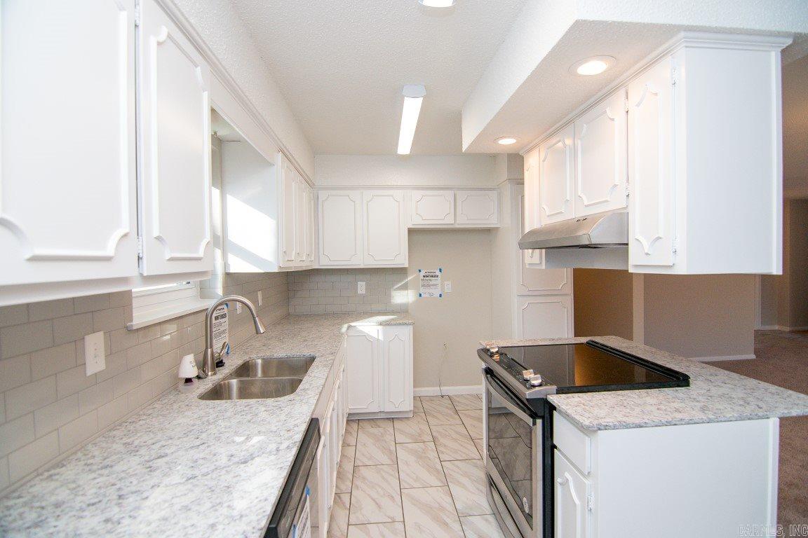 CASTLE RIDGE - Residential