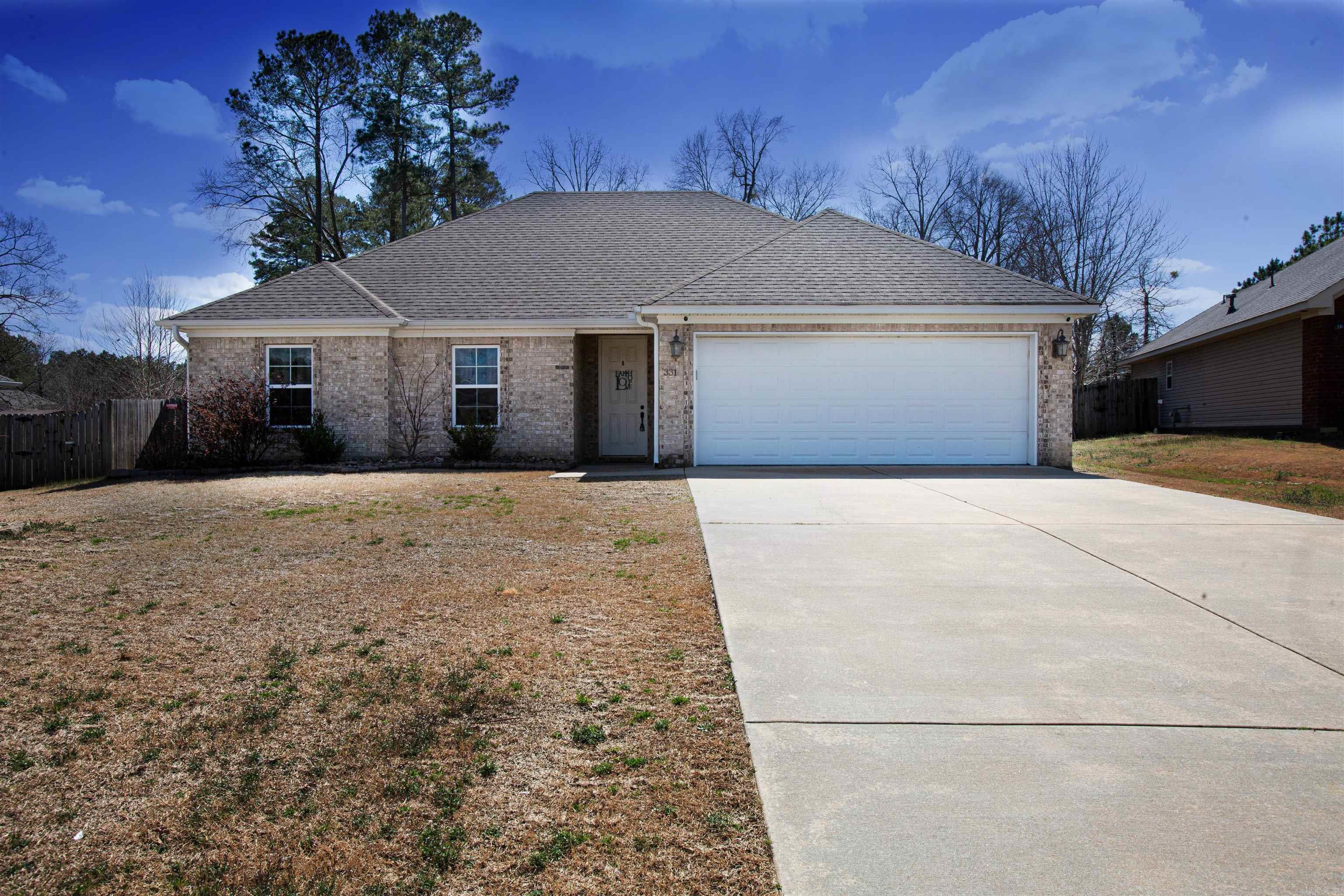Cute and cozy home in a great neighborhood, granite countertops throughout the home, walk in closets and large backyard that is fully fenced in. Check out this home before it is gone. Agents see remarks for showings. Tenant occupied and will need 24-hour notice for showings. no seller property disclosure.