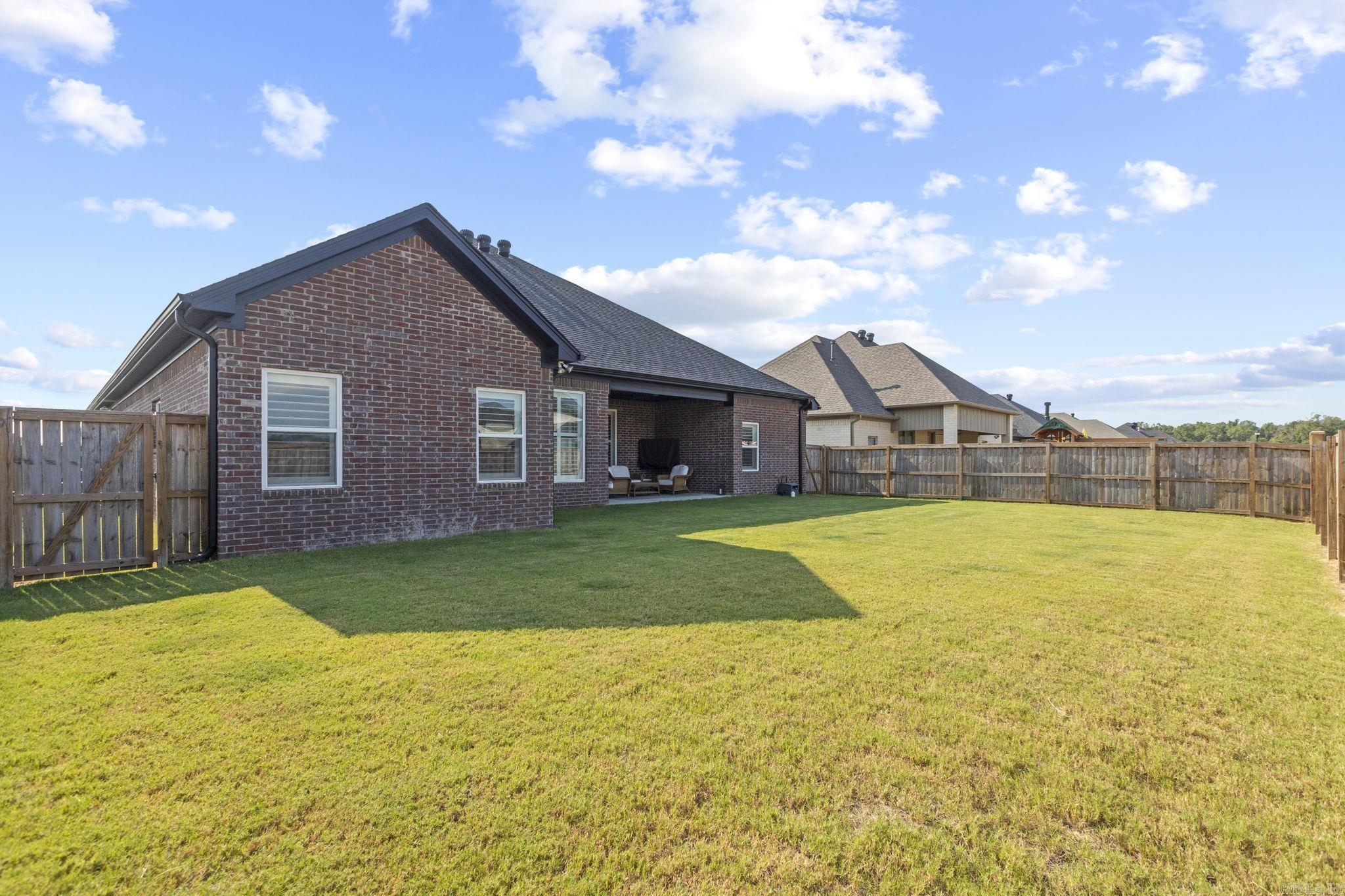 COUNTRY CLUB OF ARK THE - Residential