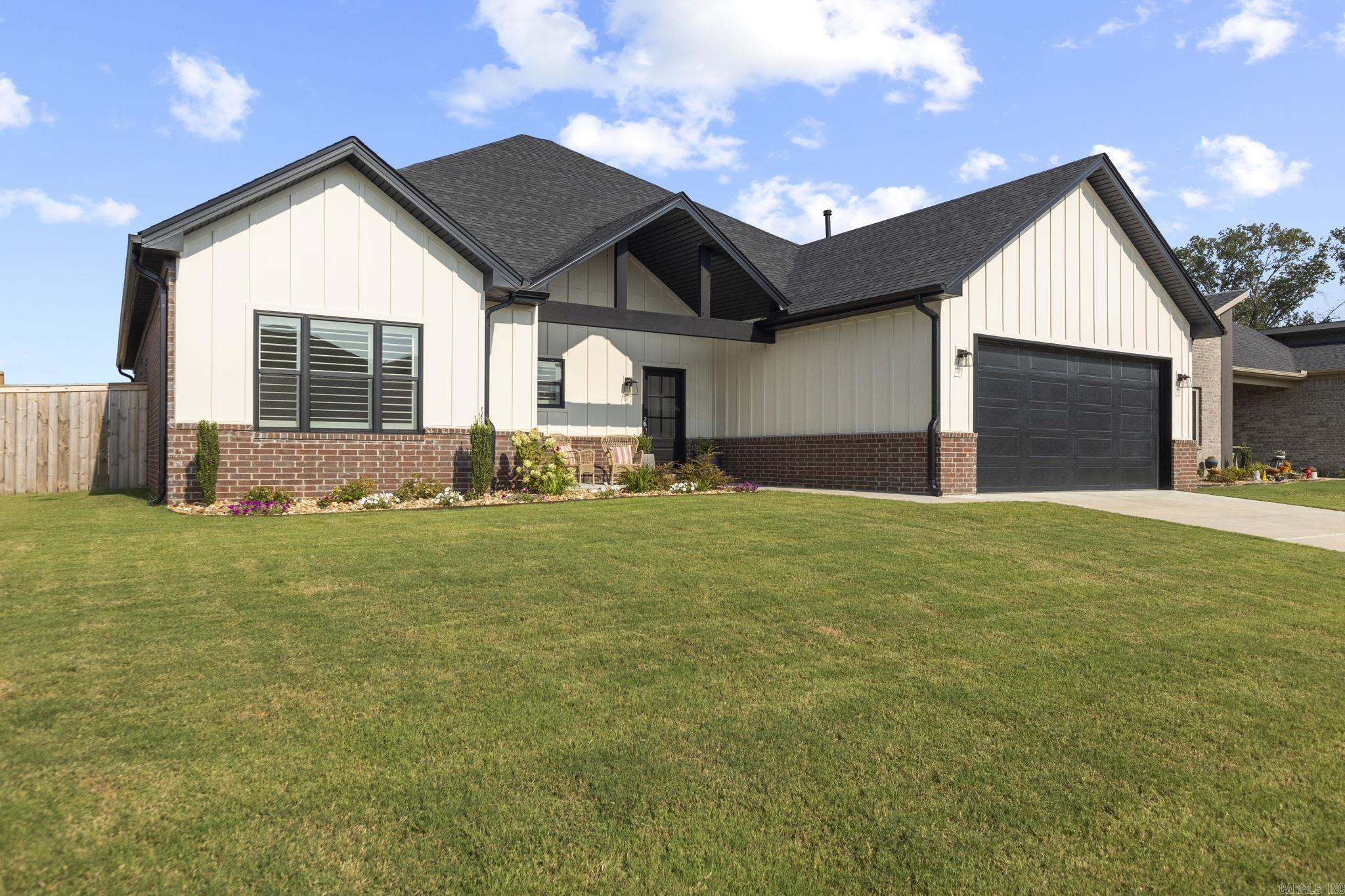 COUNTRY CLUB OF ARK THE - Residential