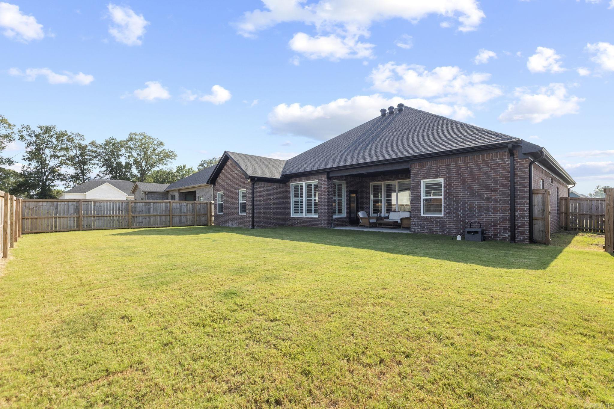 COUNTRY CLUB OF ARK THE - Residential