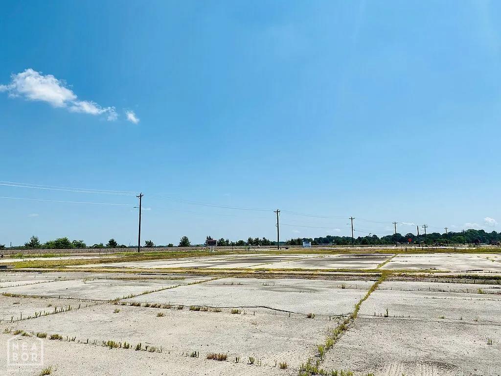 2.21 acres located on East Nettleton.