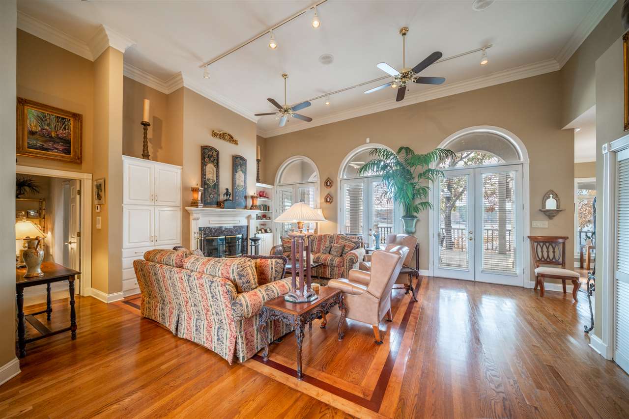 Driftwood Point - Residential
