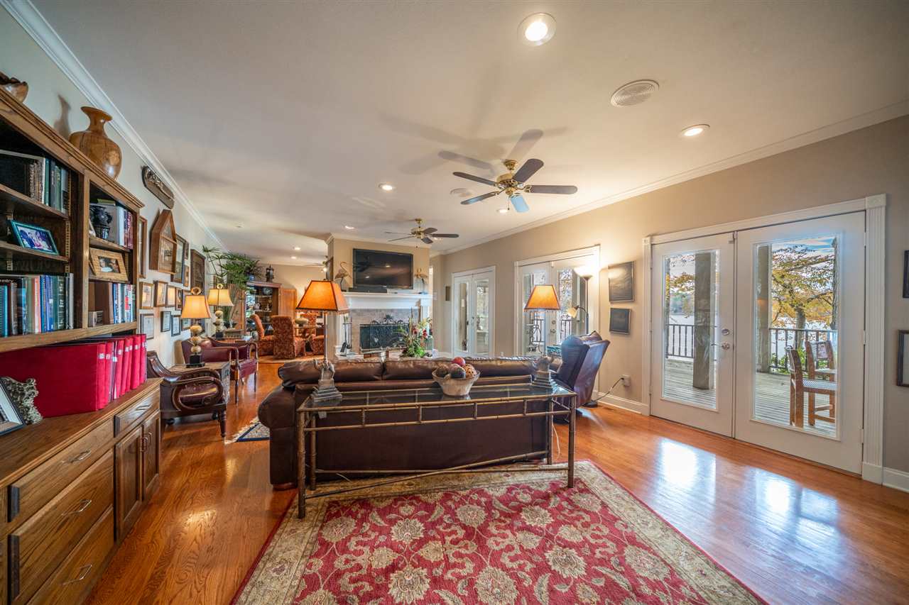 Driftwood Point - Residential