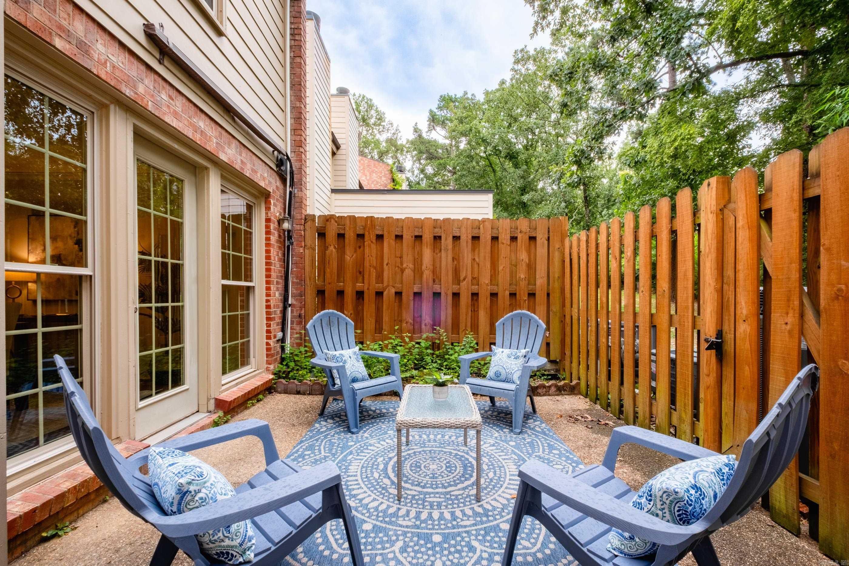 ANDOVER SQUARE - Residential