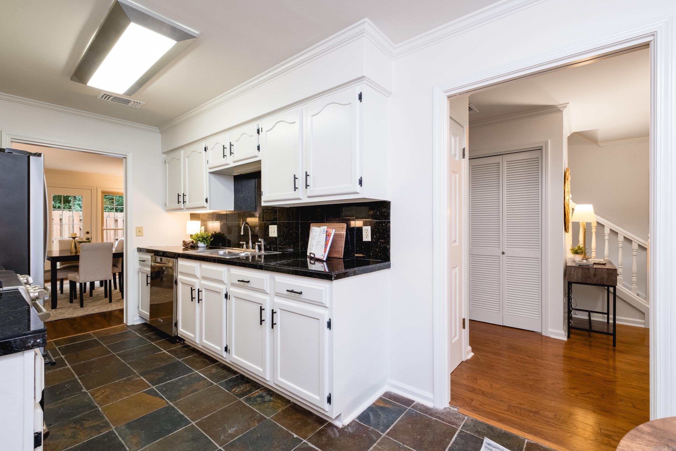 ANDOVER SQUARE - Residential