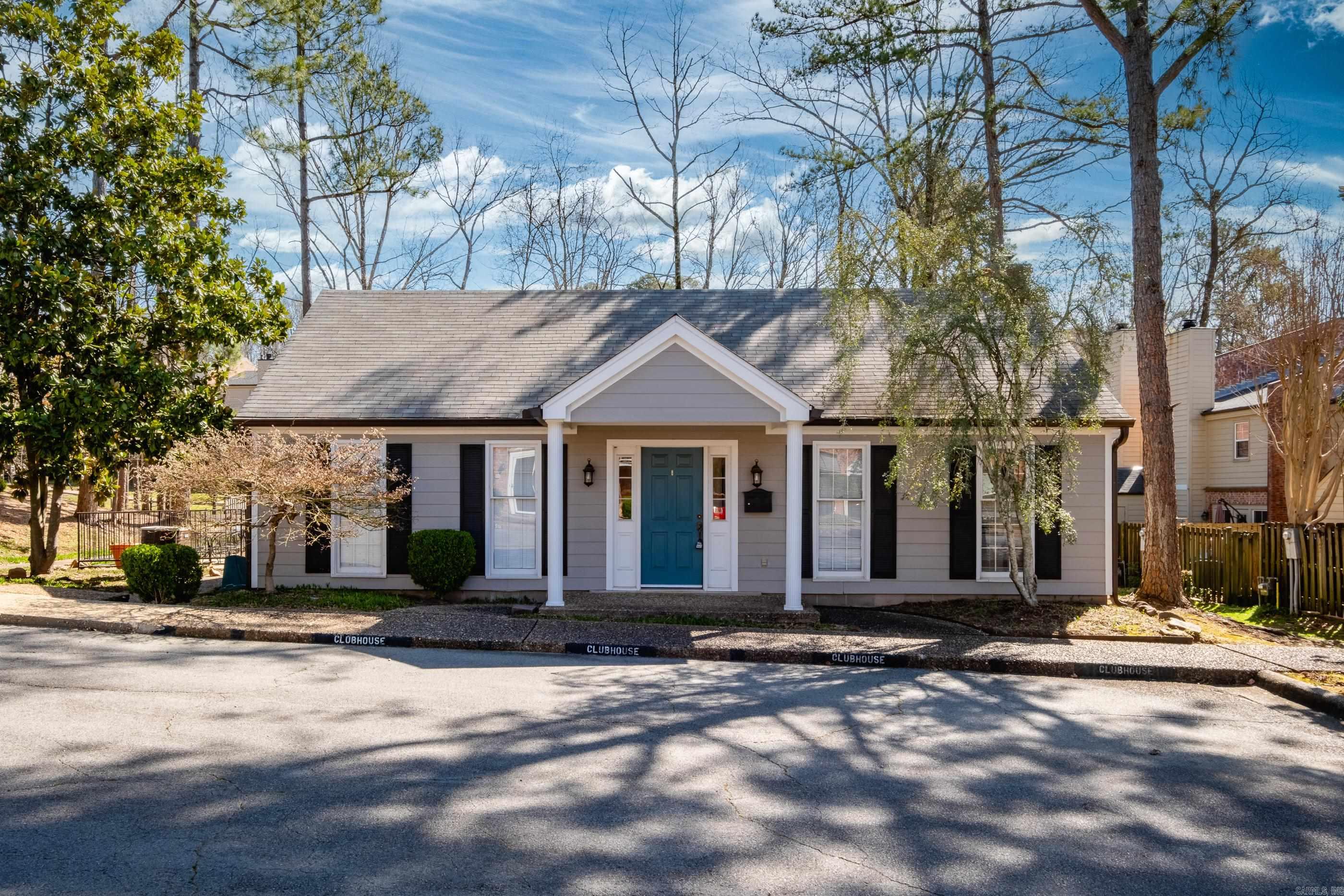ANDOVER SQUARE - Residential