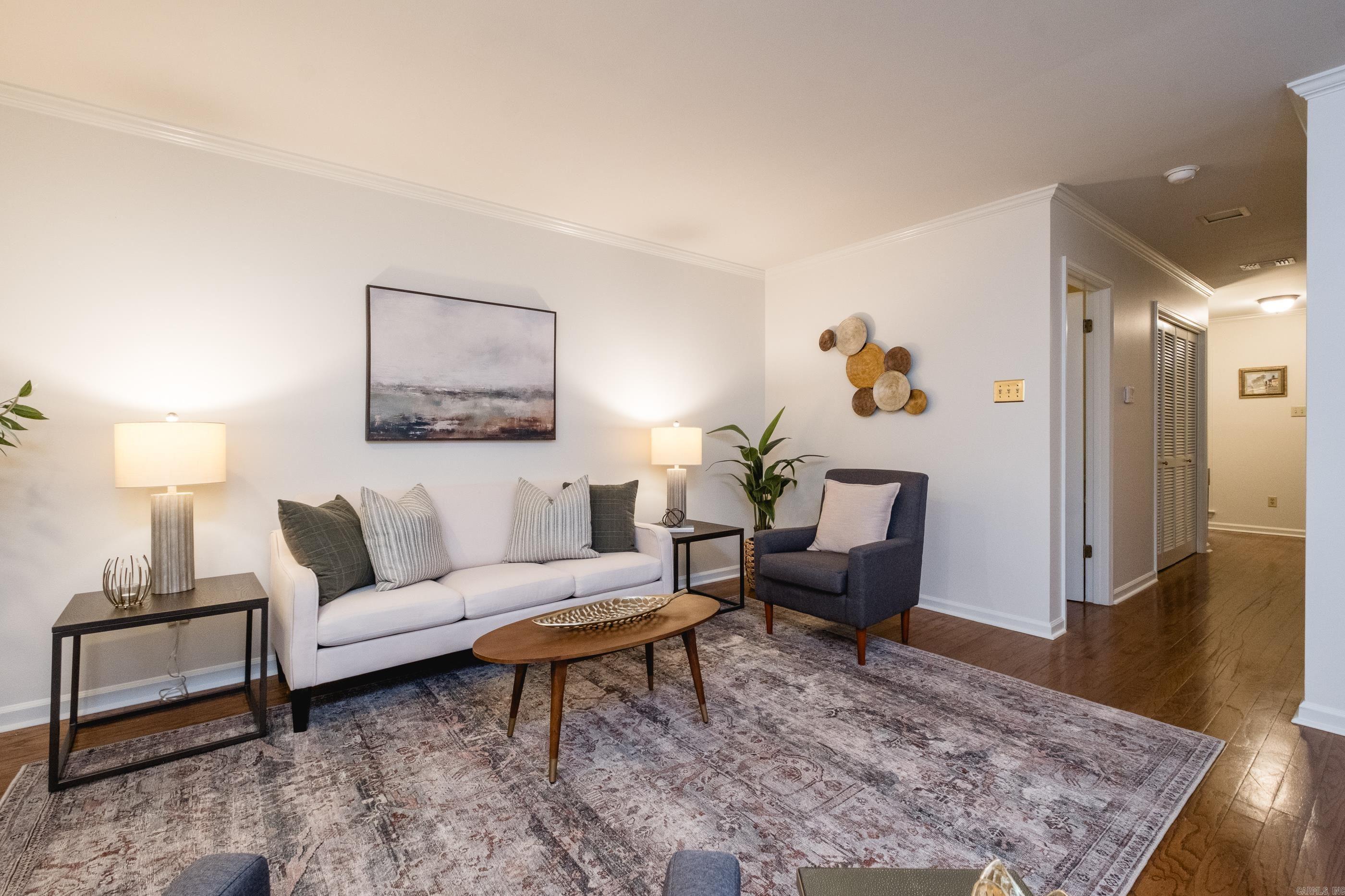 ANDOVER SQUARE - Residential