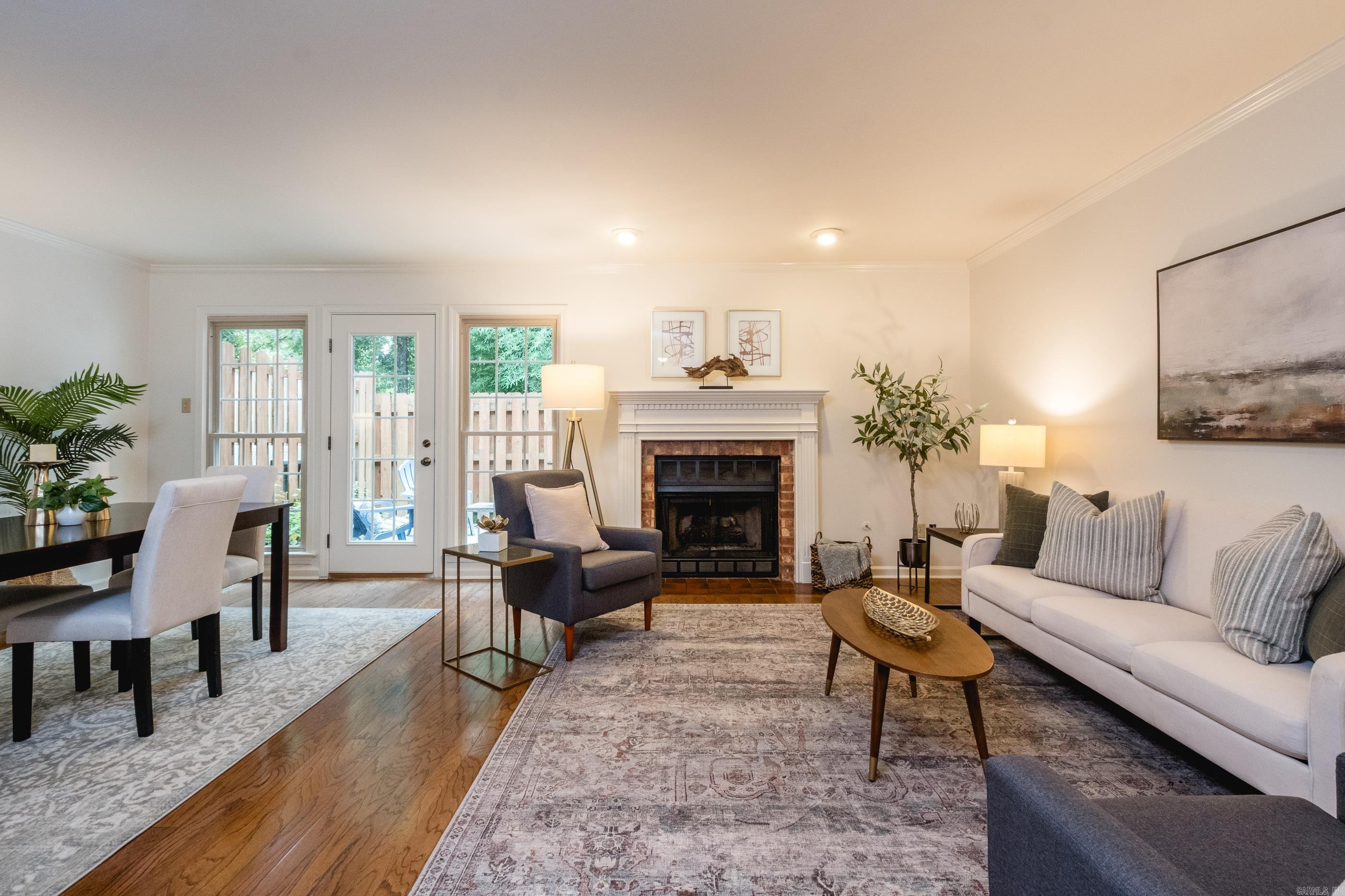 ANDOVER SQUARE - Residential
