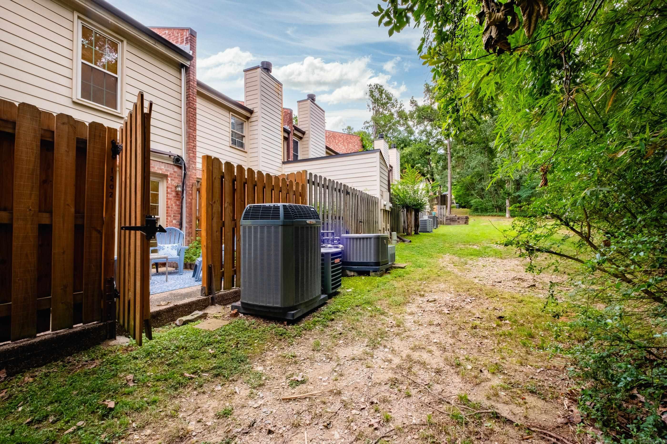 ANDOVER SQUARE - Residential