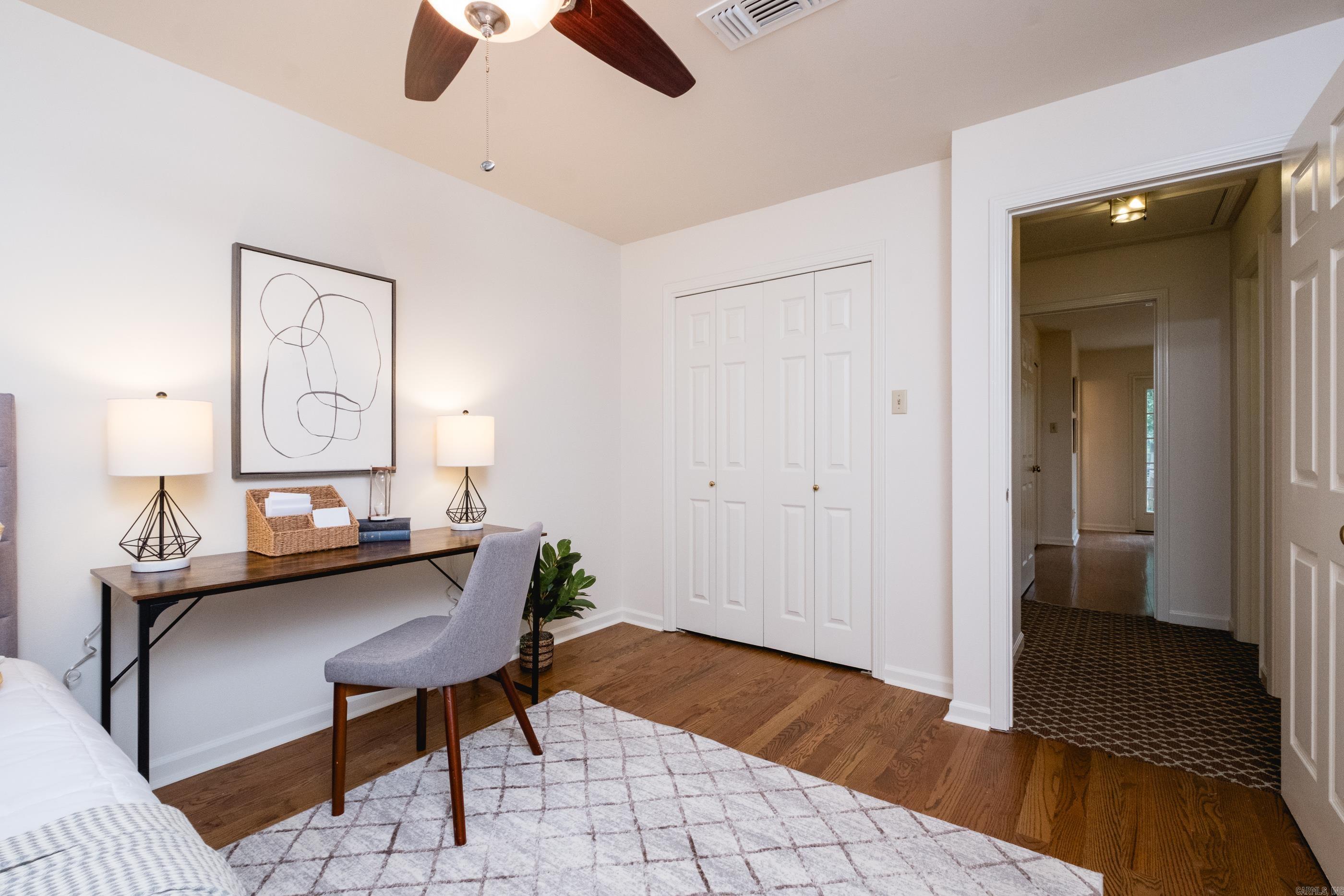ANDOVER SQUARE - Residential