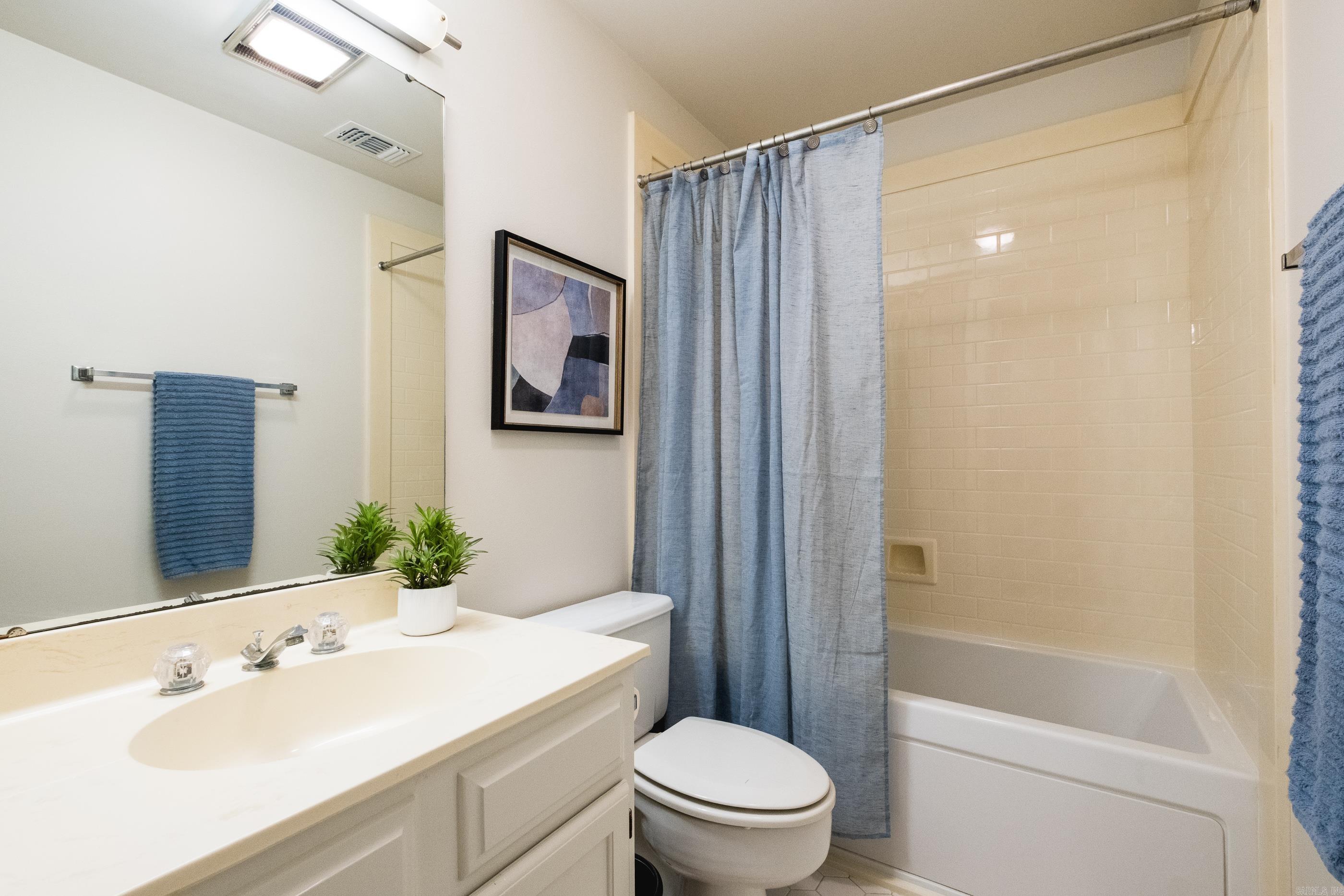 ANDOVER SQUARE - Residential