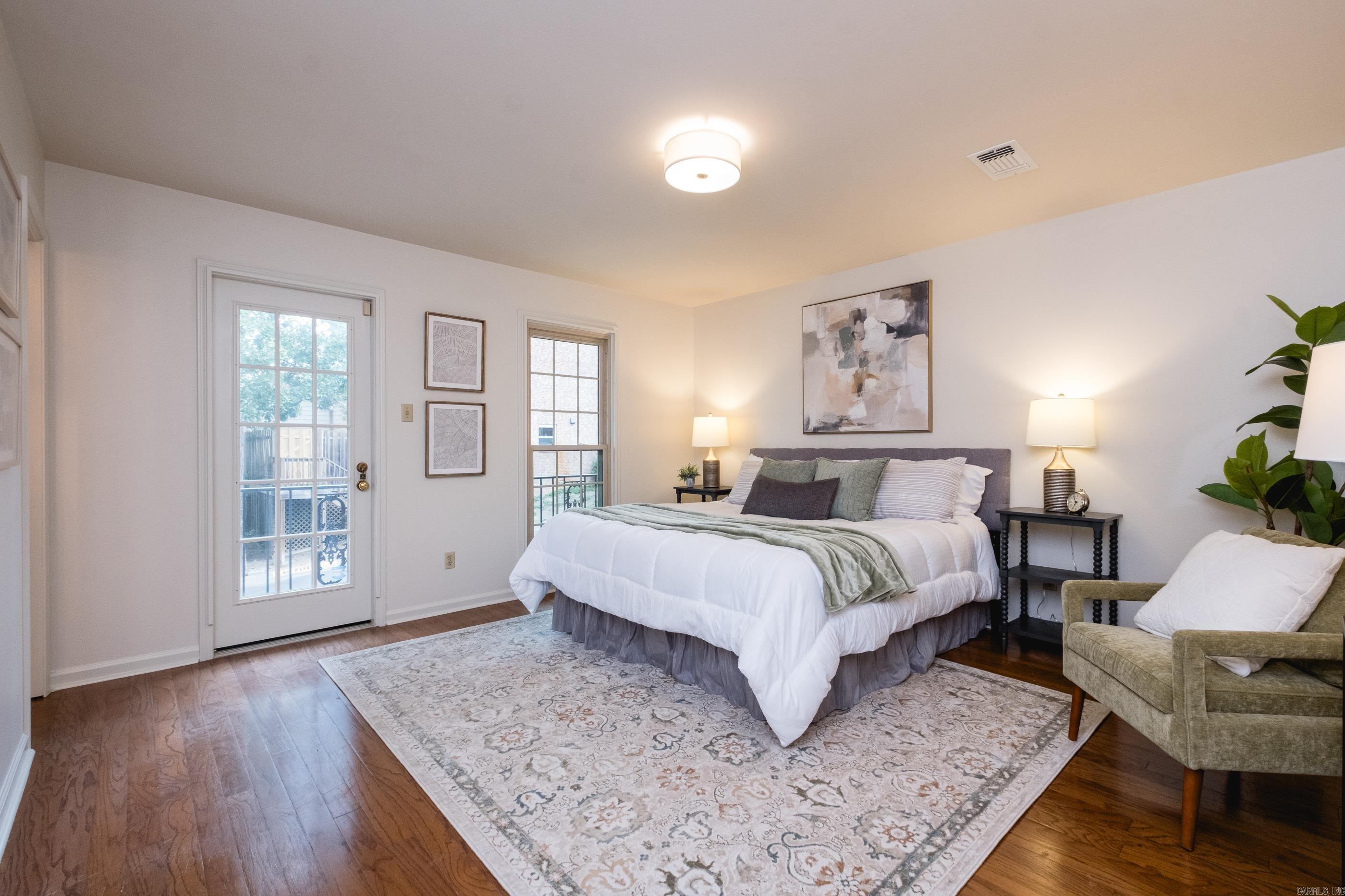 ANDOVER SQUARE - Residential