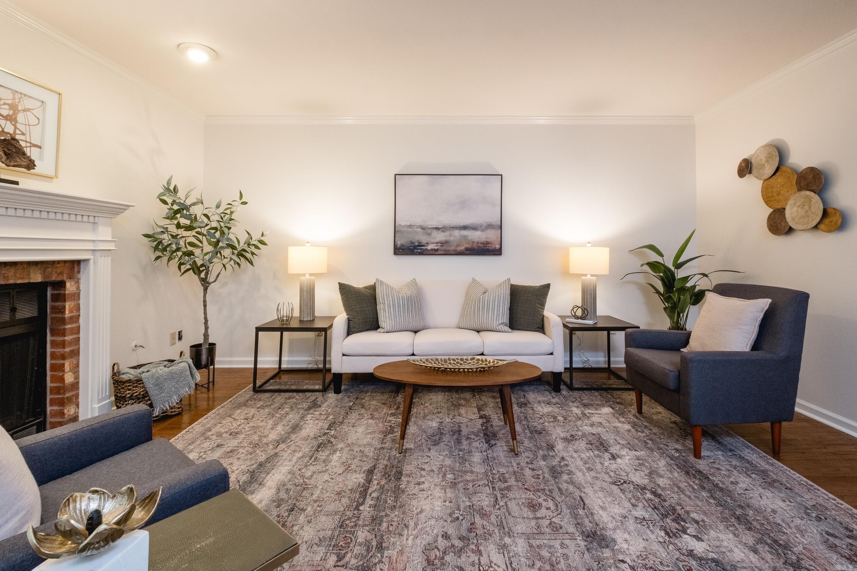 ANDOVER SQUARE - Residential