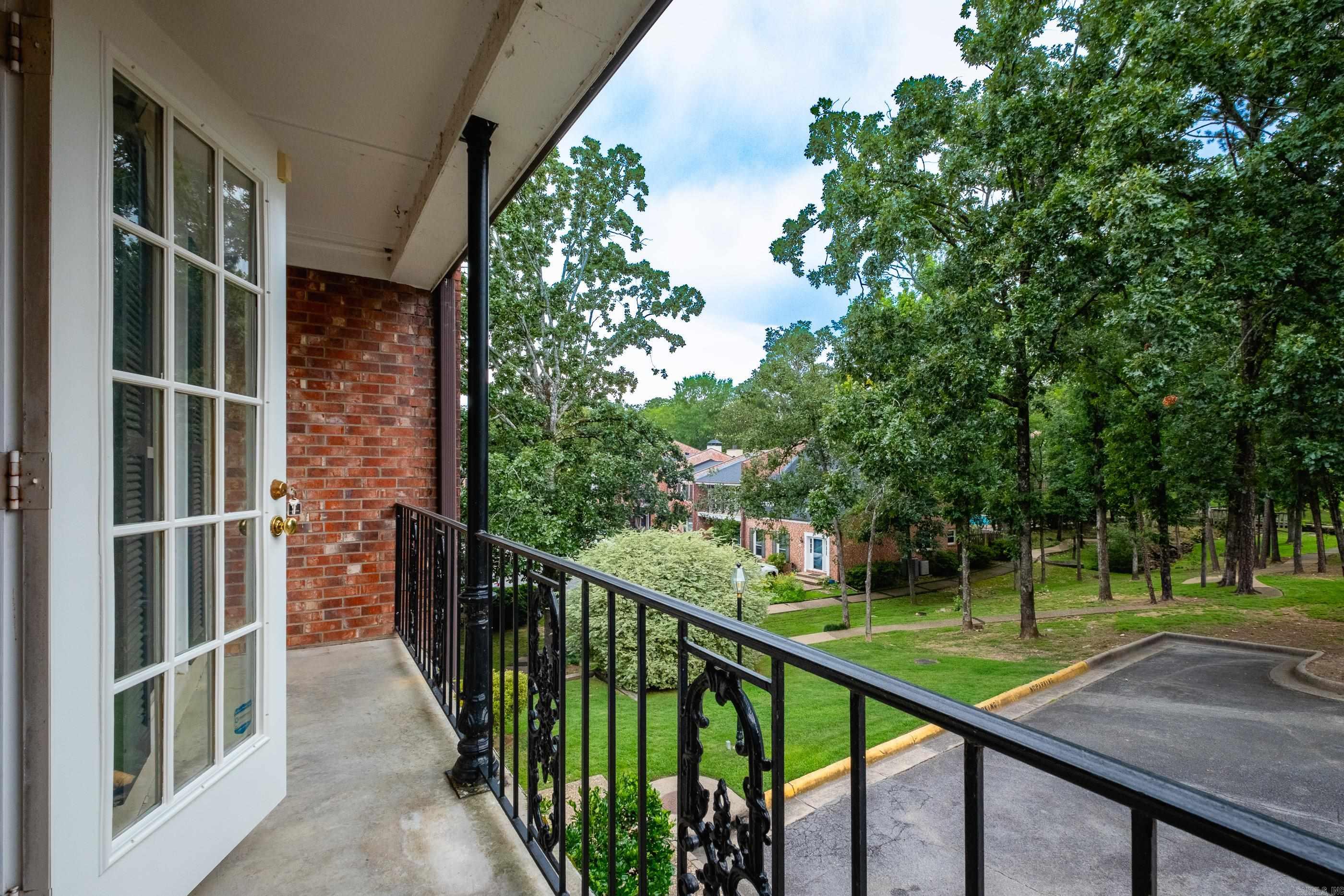 ANDOVER SQUARE - Residential