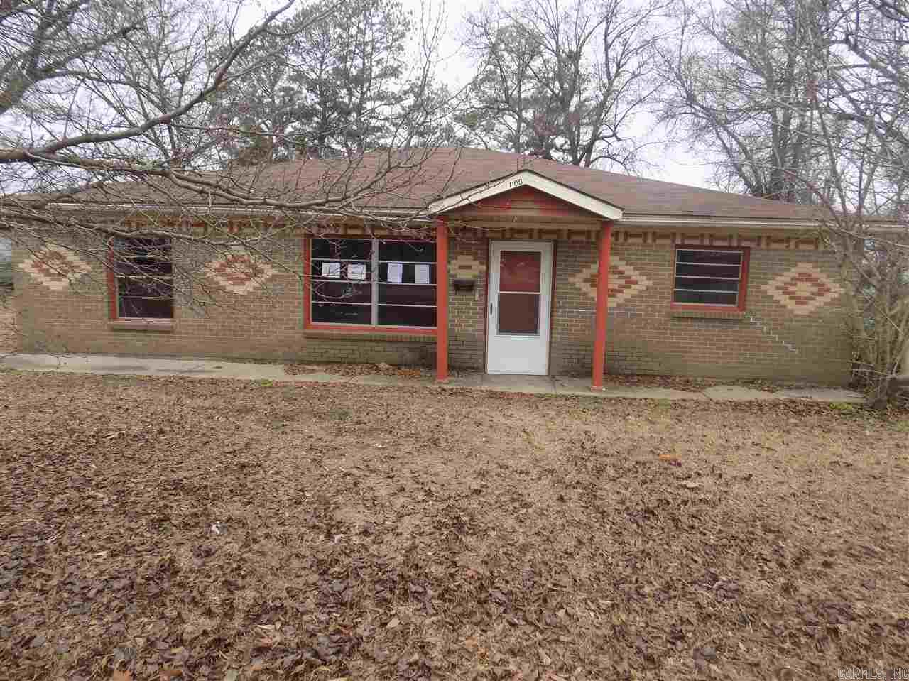 All this property needs is a little elbow grease and it will shine bright again.  This home features ALL brick exterior, a separate dining area,  and a large lot. Home is located near parks, schools, and retail shopping. **Please see agent remarks**