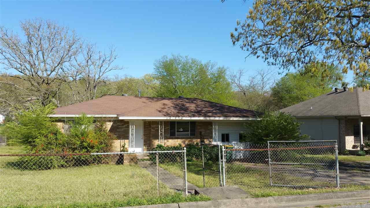 This wonderful family home offers 3 bedrooms 2 full baths, family room, living room, partially fenced yard located on a corner lot.