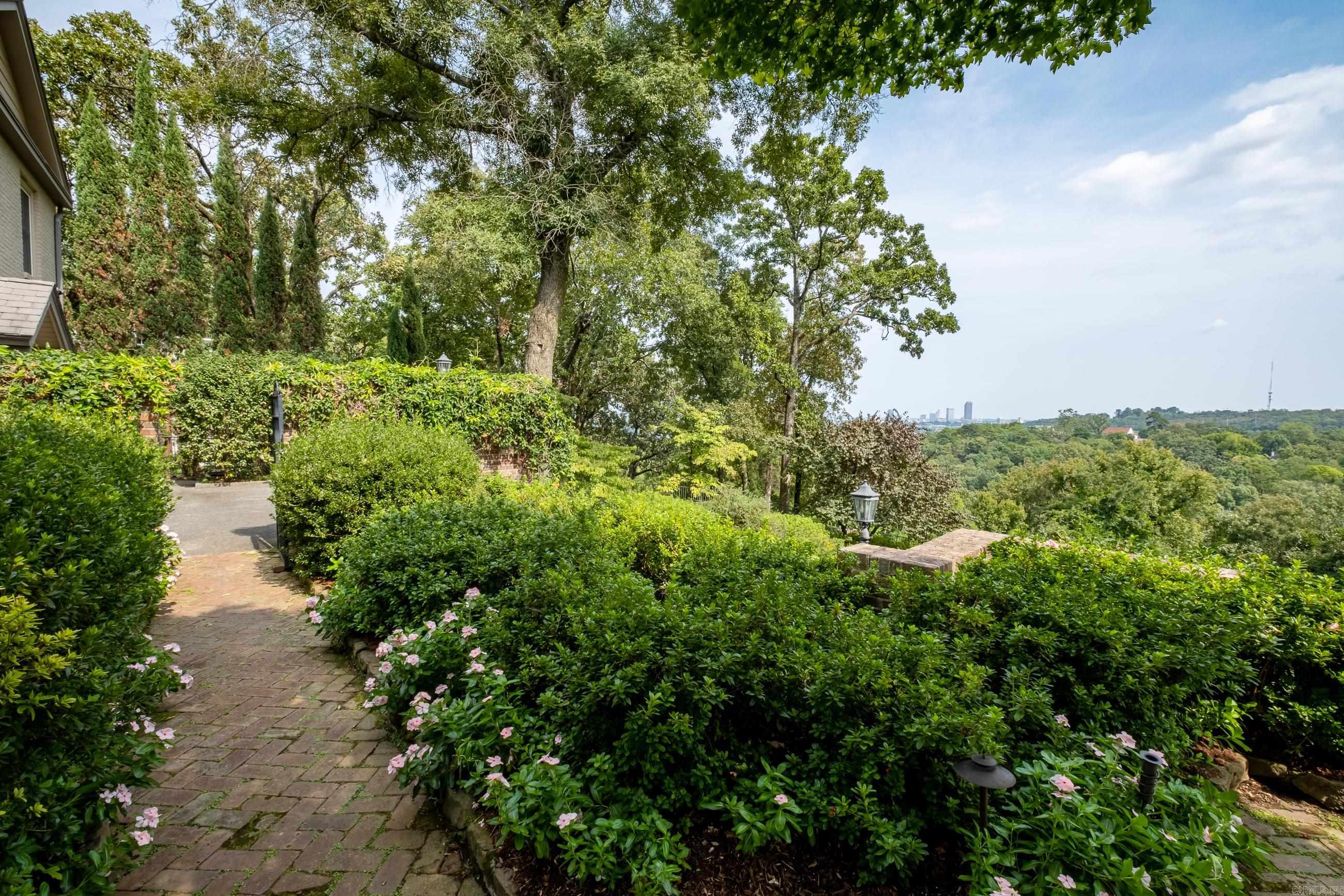 EDGEHILL - Residential
