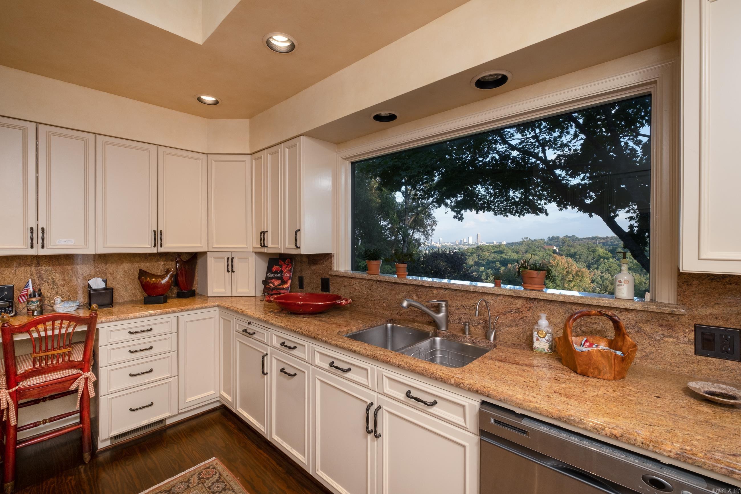 EDGEHILL - Residential