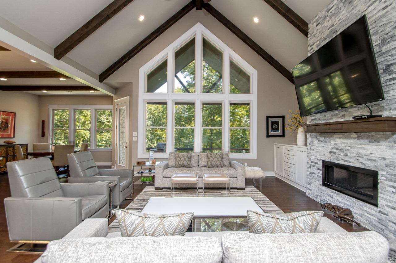 WOODLANDS EDGE - Residential