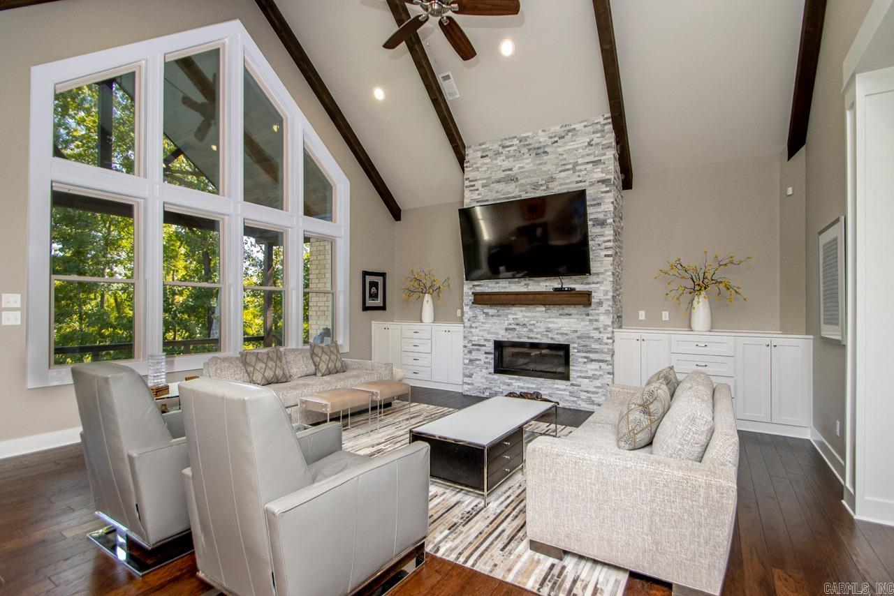 WOODLANDS EDGE - Residential