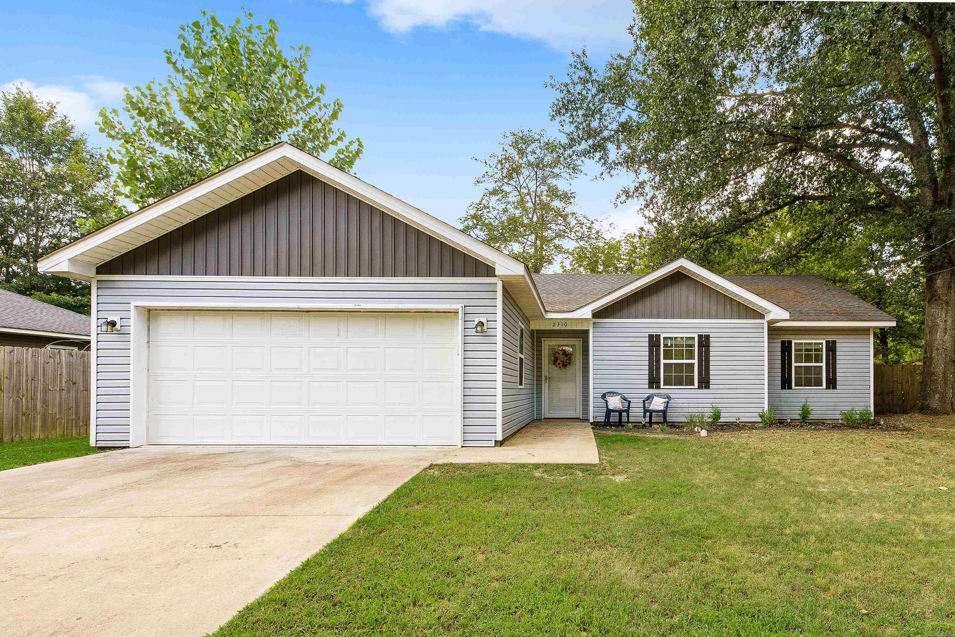 Move-in ready! This 3 bedroom, 2 bath Benton home is conveniently located just minutes from Interstate 30, downtown Benton, and the upcoming developments at Exit 114! The interior has been well-maintained and features an open layout with recessed lighting, an updated light/bright kitchen and a perfectly sized primary suite. The exterior includes low maintenance vinyl siding and a fully fenced backyard perfect for pets, play, or entertaining. Whether you're a first-time buyer, downsizing, or looking for a low-maintenance home, this one is ready for its next owner!